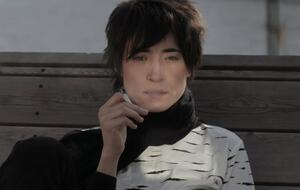 Земфира: В красивом пальто по набережной, и встречу тебя, и в тот же миг закончится дождь, закончится грипп. И кто-то умрет, и я пойду