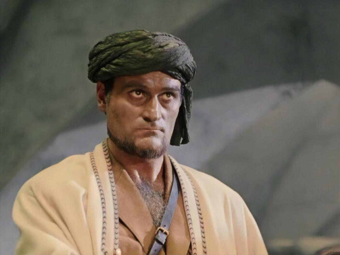 Кавсадзе родился в 1935 году в Тбилиси