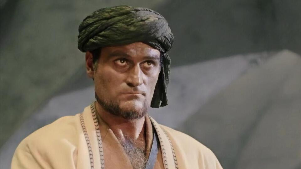 Кавсадзе родился в 1935 году в Тбилиси