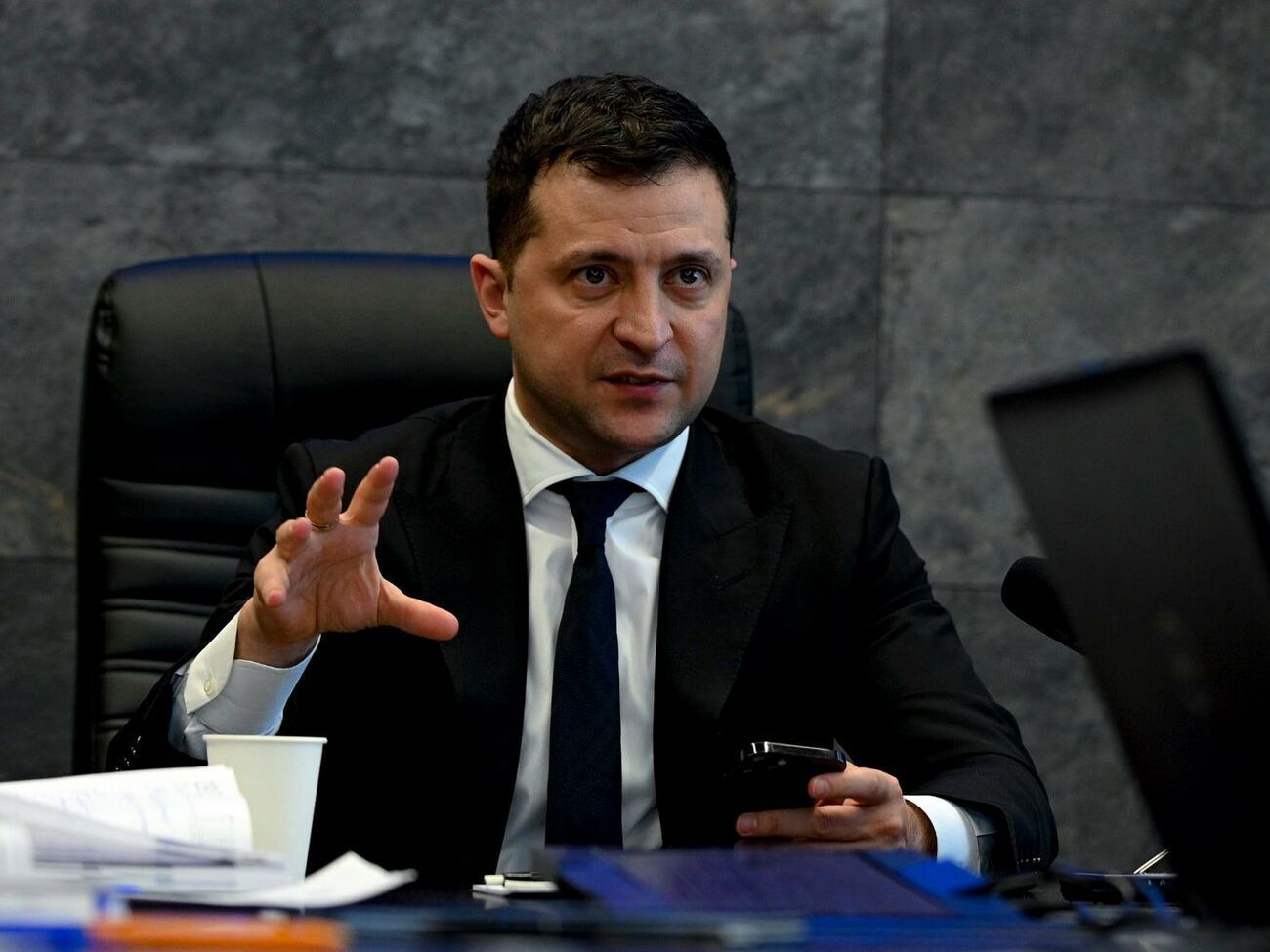 Зеленский:&nbsp;Мы все же поддерживаем решение РФ отвести войска от границы с Украиной