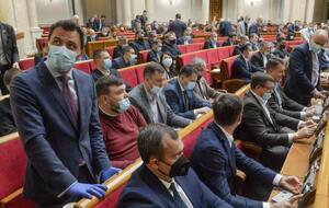 Рада ухвалила закон 27 квітня на позачерговому засіданні