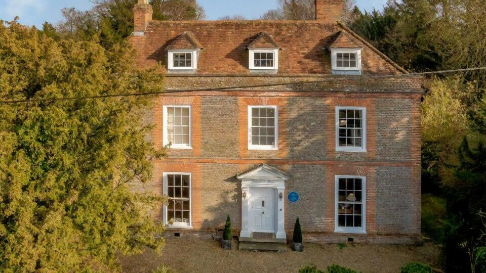 Дом находится на юге Англии в городе Волингфорд Оксфордшир