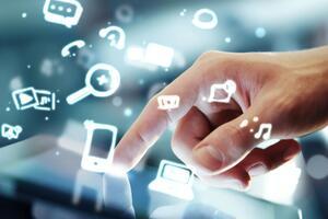 В Минцифры считают, что мобильная связь и доступ к интернету – базовые потребности человека