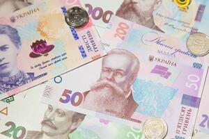 Гривна подорожала к основным валютам