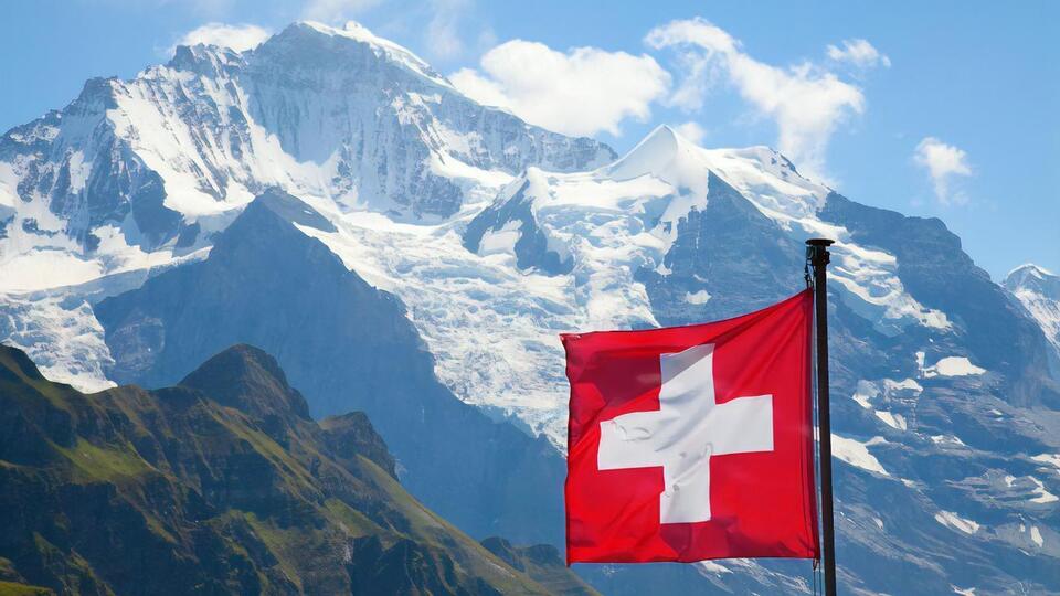В Швейцарии большинство законов, принятых парламентом, вступают в силу без проведения референдумов