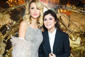 Крапивина продюсирует певицу Loboda с 2010 года