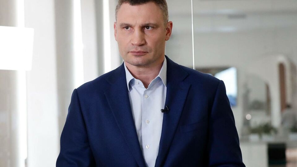 По словам Кличко, в Киеве по-прежнему фиксируется много летальных исходов, связанных с COVID-19