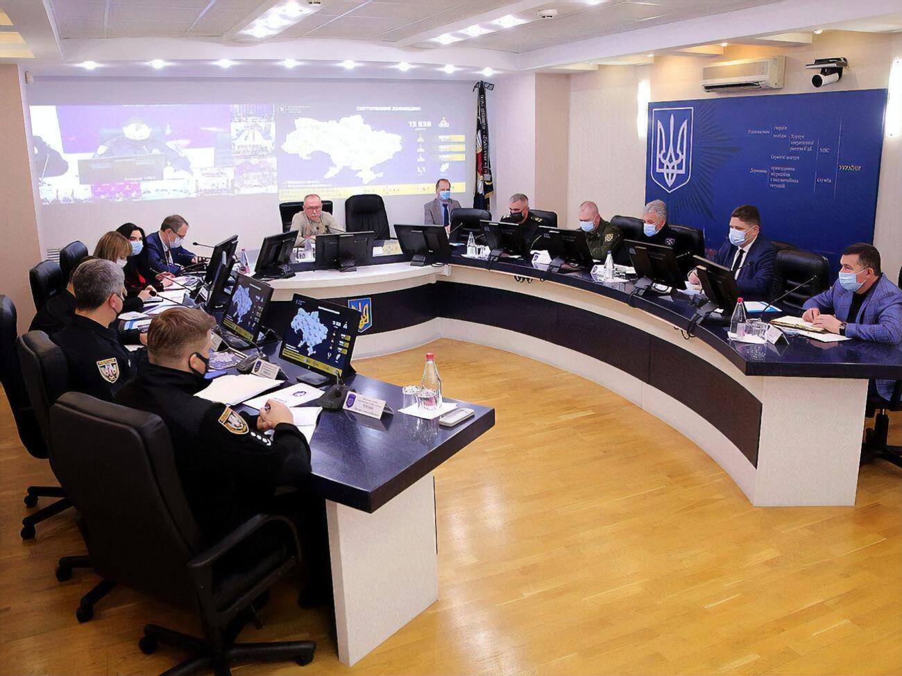 Главы силовых ведомств, ГСЧС и Госпогранслужбы обсудили работу на майские праздники