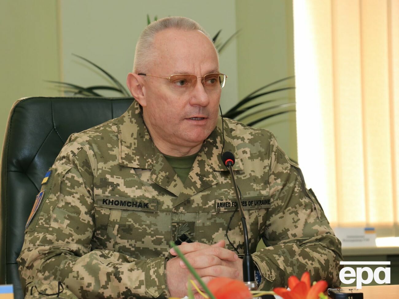 По словам Хомчака, свободное владение английским языком позволит ВСУ внедрять лучшие международные практики в оборонной сфере