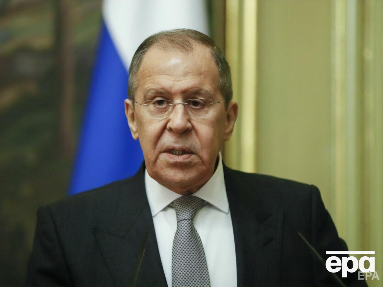 По словам Лаврова, администрация Байдена "продолжает по наклонной плоскости скользить"