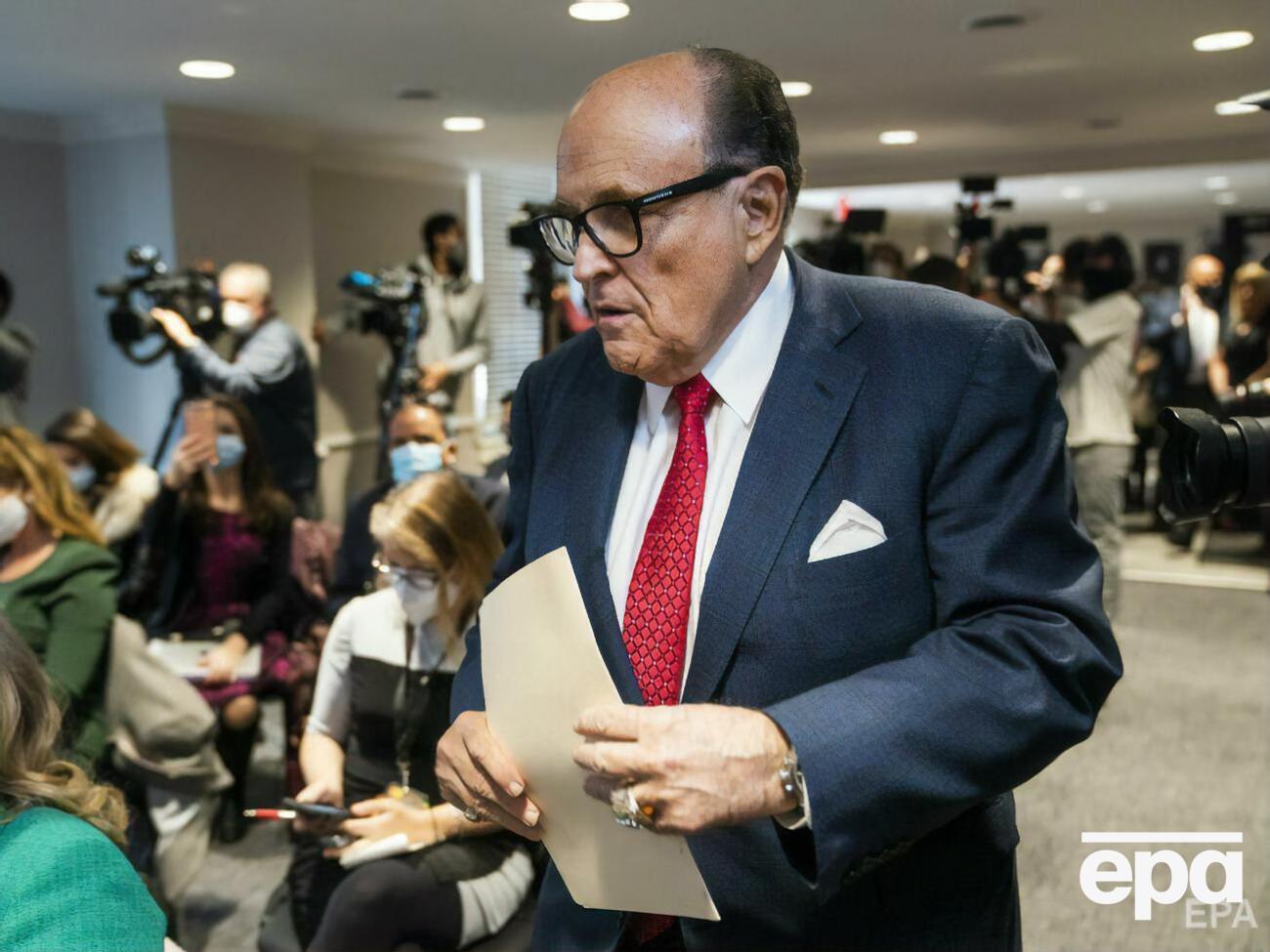 Следователи искали связи Джулиани с высокопоставленными украинскими чиновниками