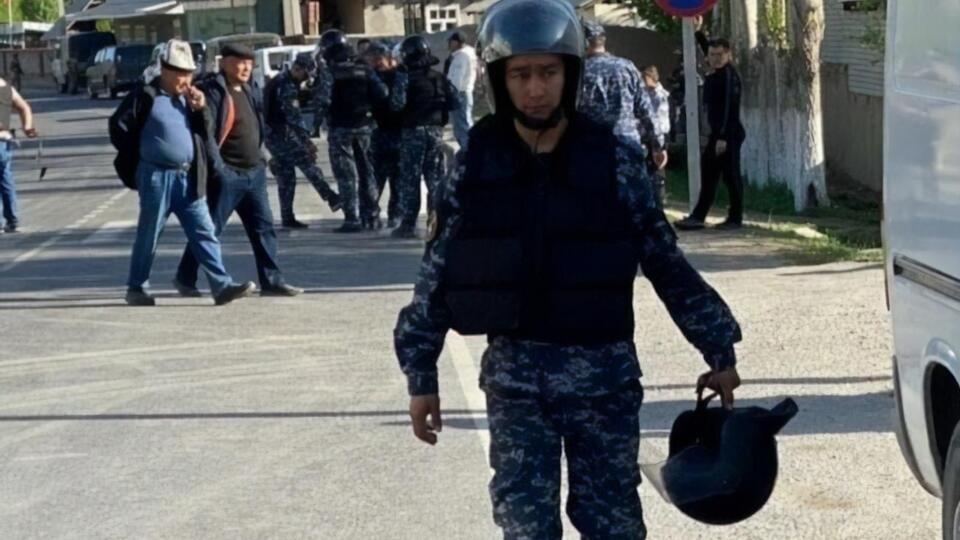 Вогонь відкривали силовики