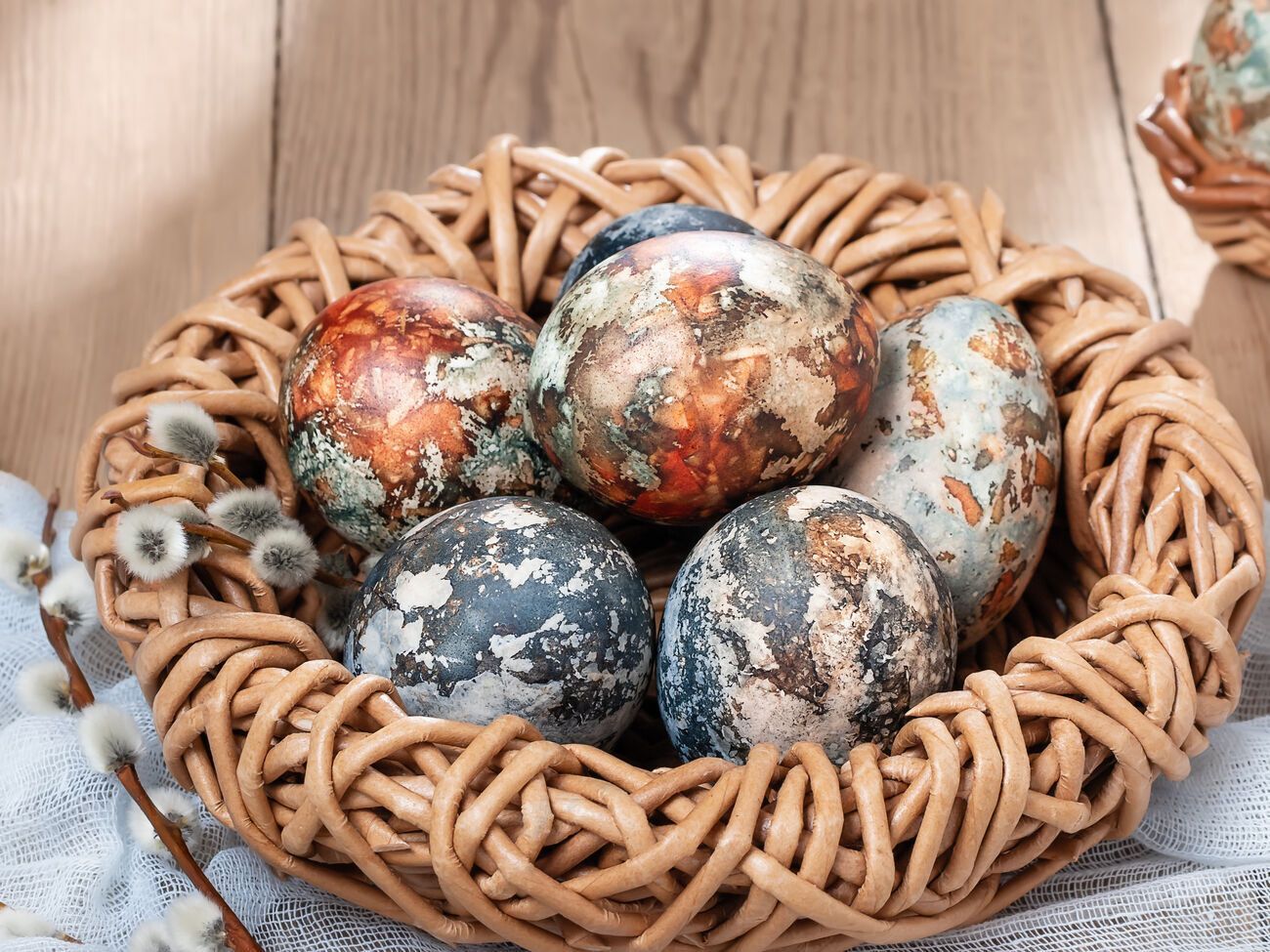 Мармуровий малюнок на яйцях залежить від того, наскільки дрібно подбрібнено лушпиння