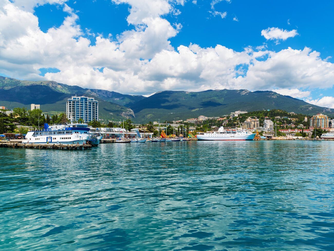 С мая по октябрь в Ялте оккупационные власти обещают подавать воду круглосуточно