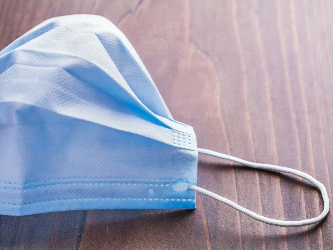 В Сумах запрещено находиться в общественных местах без маски