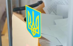 Голоса избирателей считают уже неделю