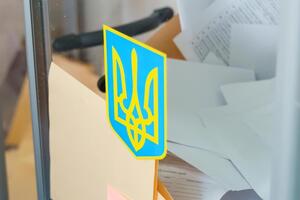 Голоса избирателей считают уже неделю