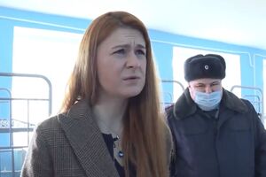 Бутина (на фото) заявила, что Навальный выглядит "вполне нормально" и на человека, которому не дают спать, "не похож"