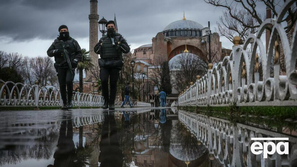 Из-за коронавируса в Турции вводят комендантский час