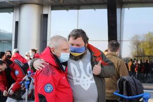 Українські полярники повернулися додому