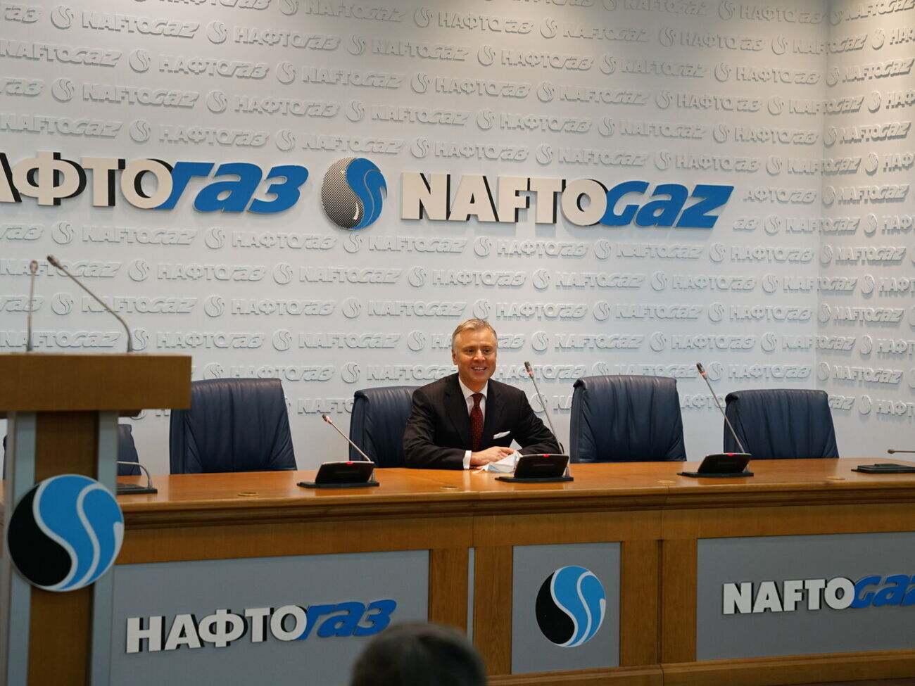 Витренко: Общий лейтмотив заключается в том, чтобы не уступать что-то господину Коломойскому, а занимать более жесткую позицию ко всем олигархам