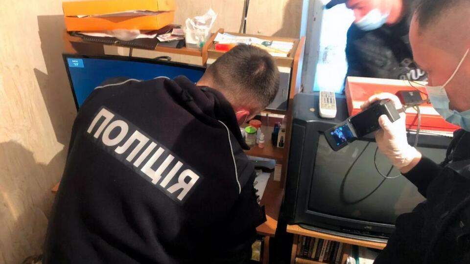 Поліція провела у квартирі затриманого обшук