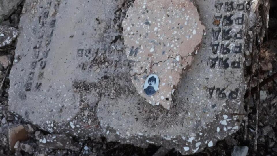 Плити були від пам'ятника в сусідньому селі