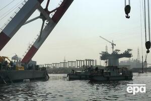 На місці аварії порома триває рятувальна операція