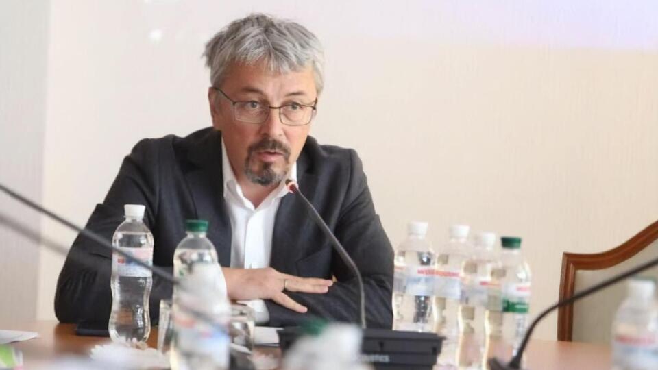 Патріотичність не є рецептом для успішності, вважає Ткаченко