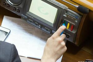 Нардепы не хотят, чтобы Нацагентство контролировало, как партии тратят деньги