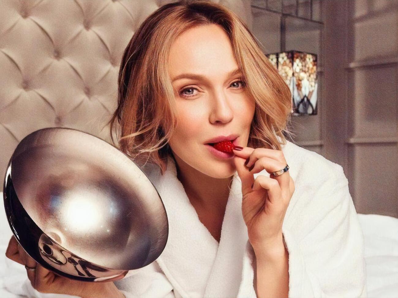 Джанабаєва основними інгредієнтами для сирників назвала 300 г сиру і два яйця