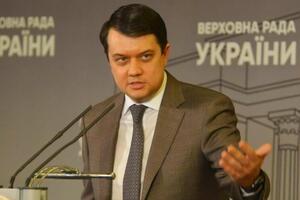 Разумков: Если мы вводим в отношении граждан Украины какие-то санкции, то это должно быть по результатам задержания, вручения подозрения, возможно, уже решения суда