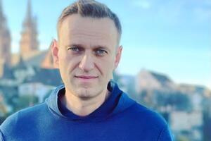 Навальний 5 квітня повідомив, що у нього сильний кашель і температура 38,1 °С