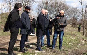 На месте массового захоронения провели совещание