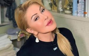 Успенская поцеловала молодую женщину