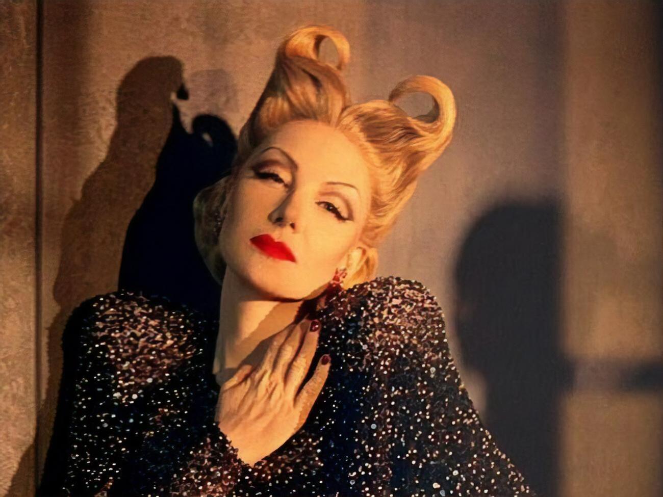 Литвинова: Часть профессии – хранить оболочку тоже и ходить в нужные места