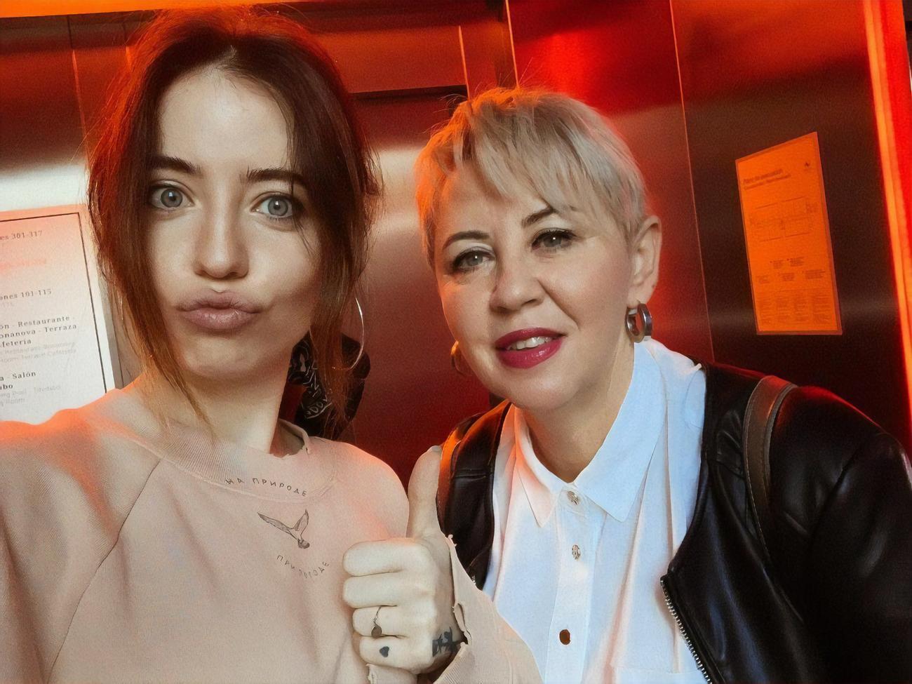 Мати співачки Dorofeeva: Надюшо, ми дуже за тебе хвилювалися. Боже, скільки я ще буду за тебе хвилюватися?