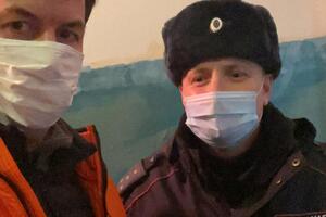 Корреспондент CNN сделал селфи с российским полицейским