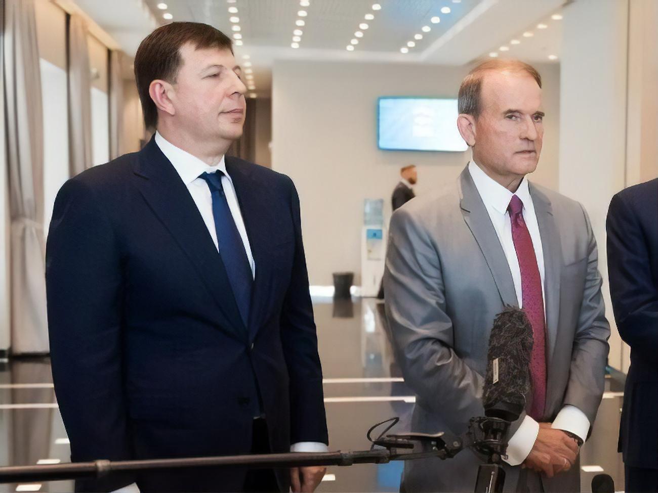 Завод, за даними ЗМІ, було записано на дружин Козака й Медведчука
