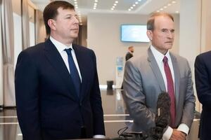 Завод, за даними ЗМІ, було записано на дружин Козака й Медведчука