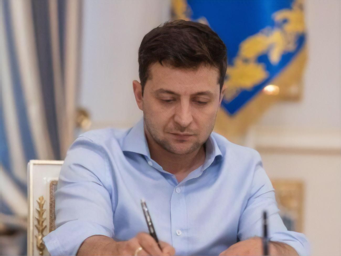 Зеленский подписал указы об увольнении послов