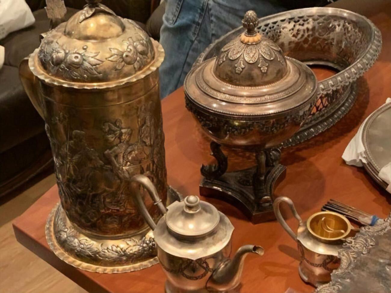 Детективи знайшли предмети, "схожі на антикваріат"