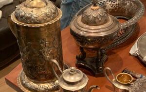 Детективы нашли предметы, "похожие на антиквариат"