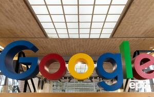 Штаб-квартира Googlе розташована в місті Маунтін-В'ю