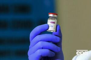 Польза от вакцинации препаратом AstraZeneca превышает предполагаемые риски, подчеркнул чиновник ВОЗ