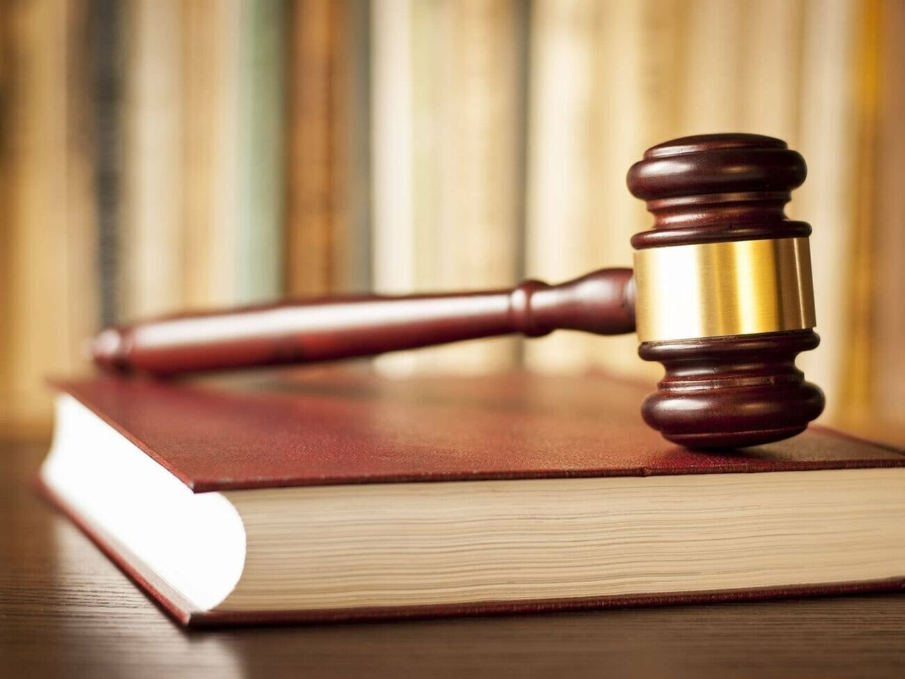 Печерський суд переніс засідання на 10.00 15 квітня