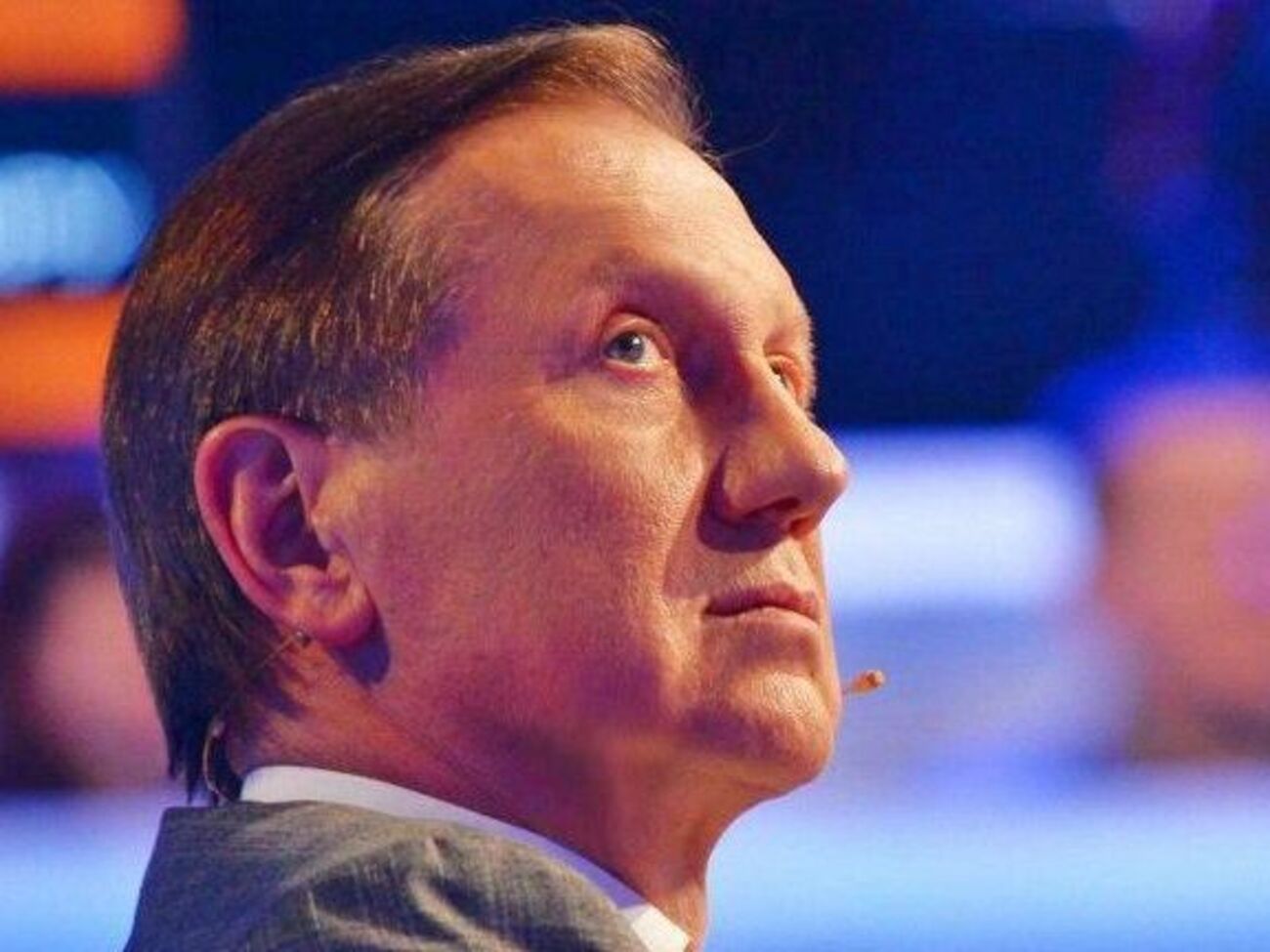 Не рекомендовал бы Вирастюку заходить в большую политику с черного хода. В Ивано-Франковской области ему не дадут работать