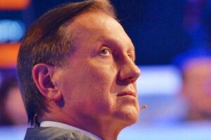 Не рекомендовал бы Вирастюку заходить в большую политику с черного хода. В Ивано-Франковской области ему не дадут работать