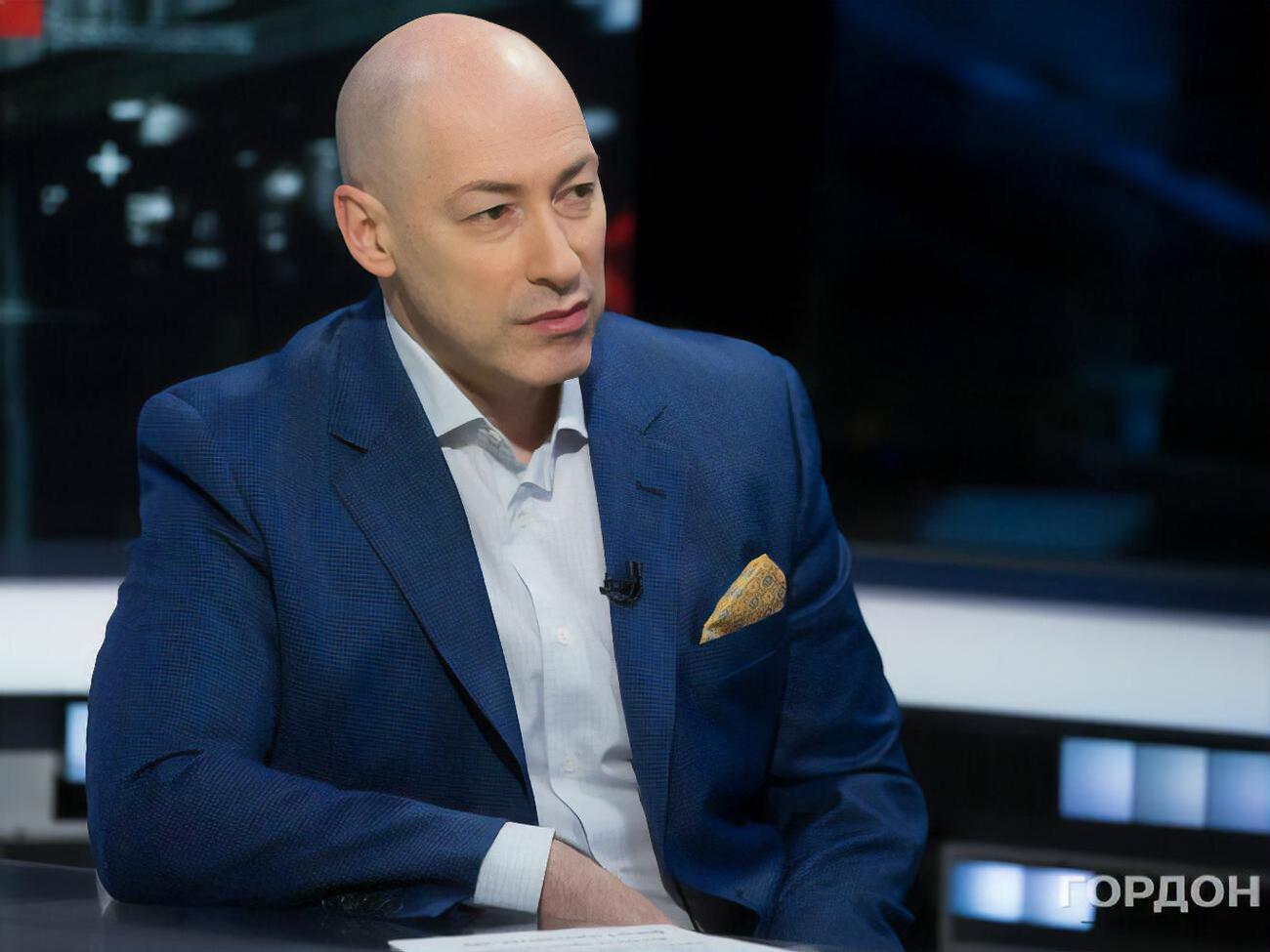 Гордон:&nbsp;На этих фейках можно войти на территорию Украины... А что там у них, сумасшедших, на уме, никто не знает