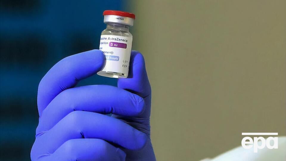 В EMA отметили, что существует "возможная связь" между препаратом от COVID-19 Vaxzevria и "редкими случаями необычных тромбов с низким содержанием тромбоцитов"